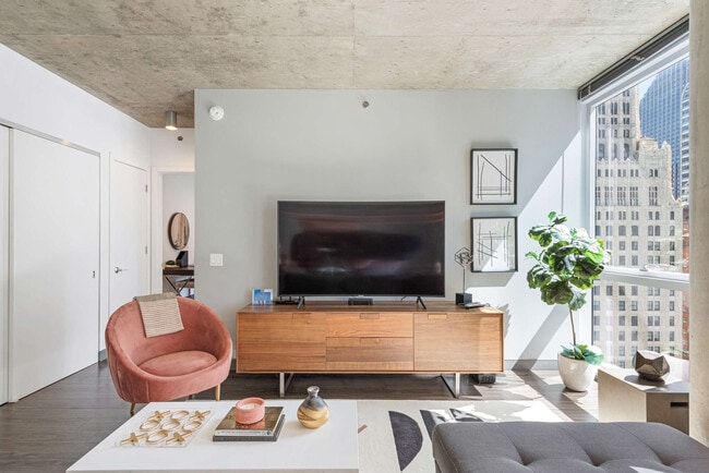 215 W Lake St