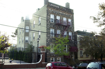 589 66th St in West New York, NJ - Foto de edificio - Building Photo