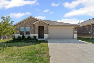 8229 Coffee Spgs Dr in Fort Worth, TX - Building Photo