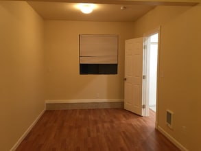 16840 Bell Ave, Unit 8 in Lake Elsinore, CA - Building Photo - Building Photo