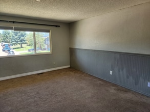 5075 Manzana Dr in Colorado Springs, CO - Building Photo - Building Photo