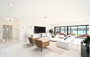 1180 Bay Dr in Miami Beach, FL - Building Photo - Building Photo