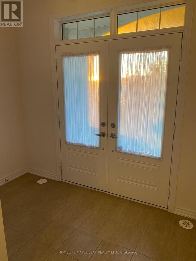 70 Aspen Hills Rd in Brampton, ON - Building Photo - Building Photo