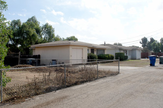 745-753 Dorothy St in Chula Vista, CA - Building Photo - Building Photo