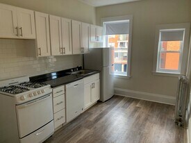 7 Mt Hood Rd, Unit 3 in Boston, MA - Building Photo