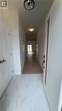 240 Green Gate Blvd in Cambridge, ON - Building Photo - Building Photo