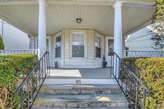 85 Parkway Rd in Bronxville, NY - Building Photo - Building Photo