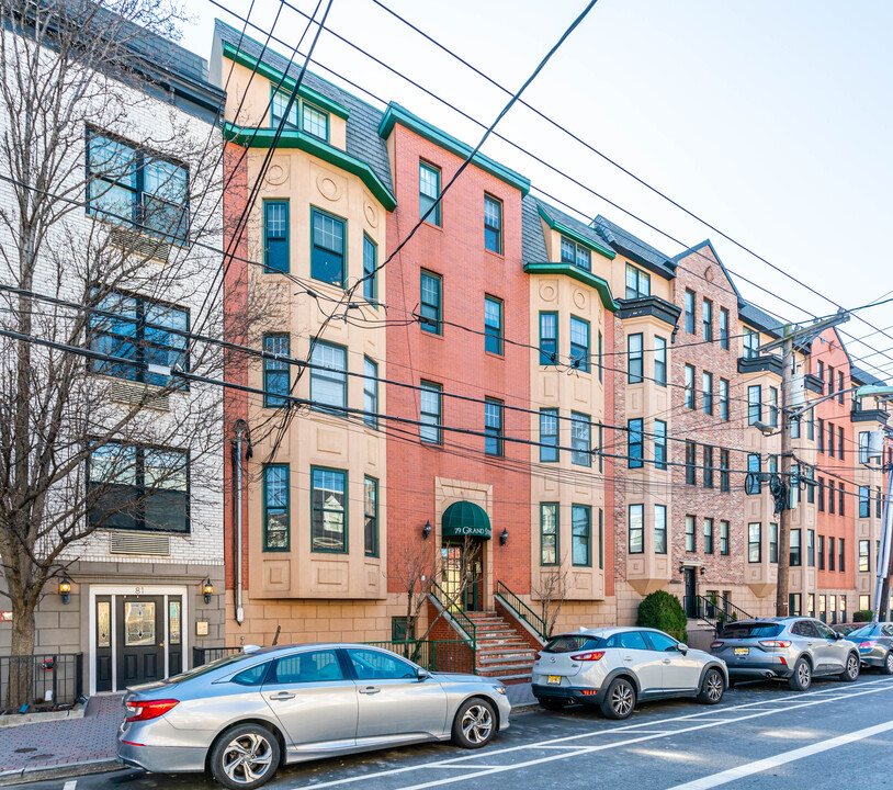 79 Grand St in Hoboken, NJ - Building Photo