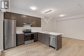 465 Beresford Path in Oshawa, ON - Building Photo - Building Photo