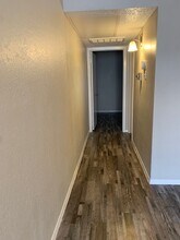 1235 Cavender Dr in Hurst, TX - Foto de edificio - Building Photo