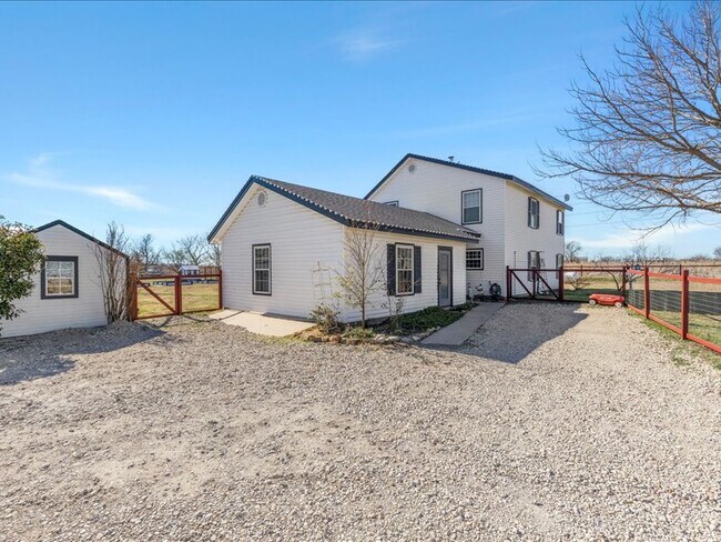 3119 Belz Rd in Sanger, TX - Building Photo - Building Photo