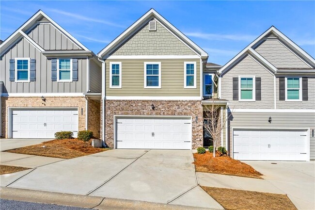 property at 7492 Knoll Hollow Rd