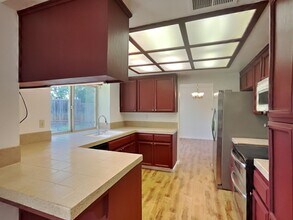 2281 Dry Creek Ct in Martinez, CA - Building Photo - Building Photo