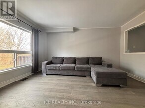 557 Bondi Ave in Newmarket, ON - Building Photo - Building Photo