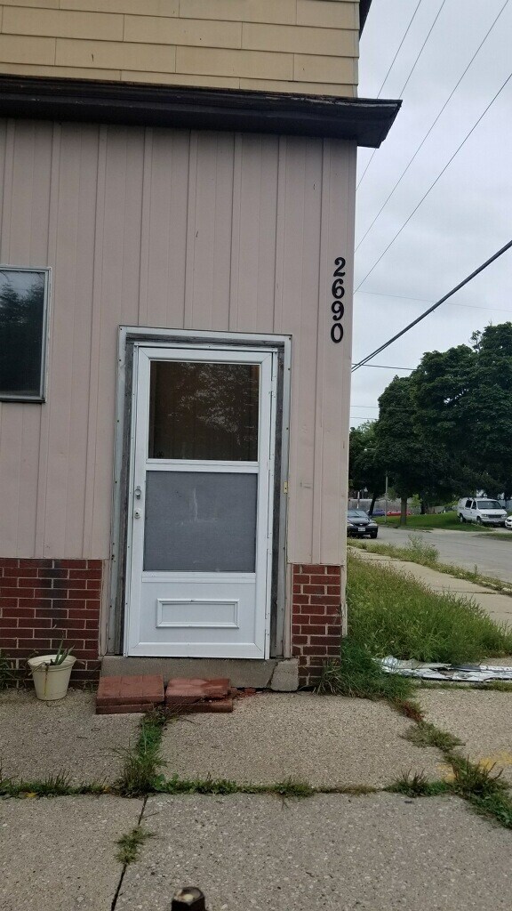 2690 S 10th St in Milwaukee, WI - Building Photo - Building Photo