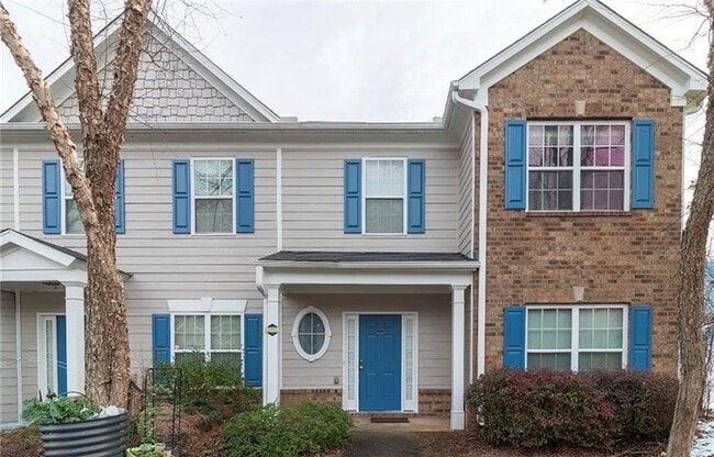 property at 585 McWilliams Rd SE