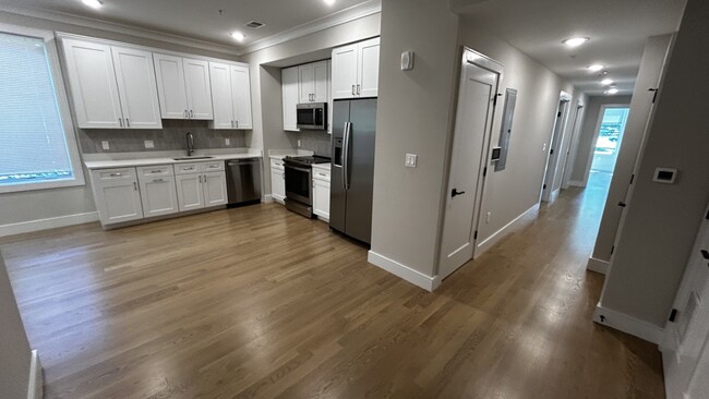 104 Warren St, Unit 7 in Boston, MA - Building Photo - Building Photo