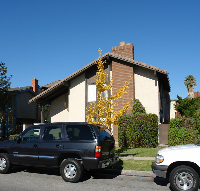 3841-3847 Green Ave in Los Alamitos, CA - Building Photo - Building Photo