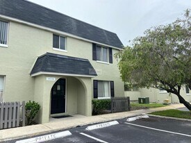 525 Conway Rd, Unit Apt 91 in Orlando, FL - Building Photo