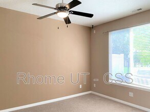 715 Villa Bluff Dr in Sandy, UT - Building Photo - Building Photo