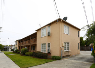 1012 W San Fernando St in San Jose, CA - Foto de edificio - Building Photo