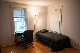 544 Clarendon St in Syracuse, NY - Foto de edificio - Building Photo