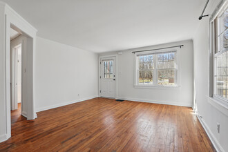 144 Old West Point Rd E in Garrison, NY - Building Photo - Building Photo
