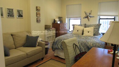 414 Hanover St, Unit 3 in Boston, MA - Foto de edificio - Building Photo
