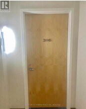 300 Lett St in Ottawa, ON - Building Photo - Building Photo