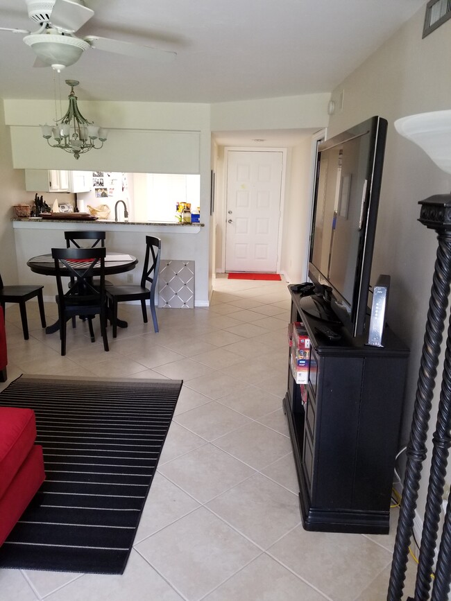 5825 Rattlesnake Hammock Rd, Unit 107 in Naples, FL - Building Photo - Building Photo