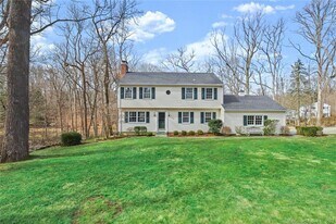 183 Frogtown Rd in New Canaan, CT - Building Photo