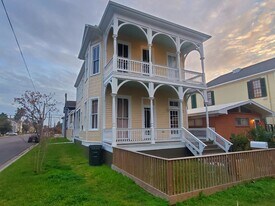 1801 Church St in Galveston, TX - Building Photo
