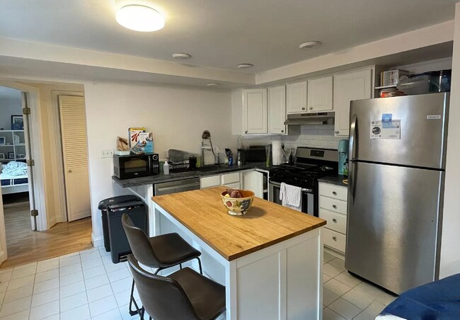 159 Auburn St, Unit 1 in Cambridge, MA - Foto de edificio - Building Photo