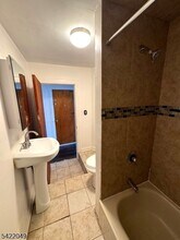 19 N 7th St, Unit 3 in Newark, NJ - Building Photo - Building Photo