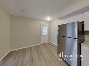 614 Allanson Rd in Mundelein, IL - Building Photo - Building Photo