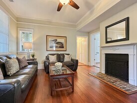 209 W Bolton St in Savannah, GA - Building Photo