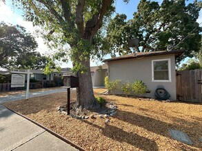 836 Fourteenth Ave in Menlo Park, CA - Building Photo - Building Photo