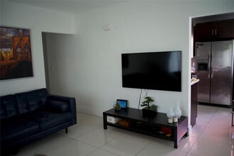 11150 Peachtree Dr in Miami, FL - Building Photo - Building Photo