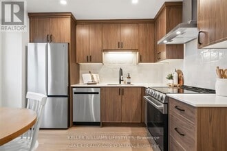 135 Belmont Dr in London, ON - Building Photo - Building Photo