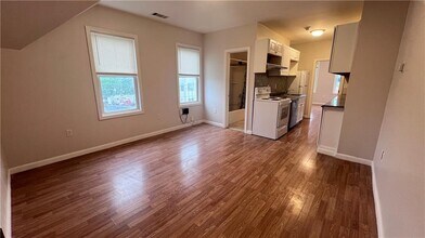 10 St Mary St in West Warwick, RI - Building Photo - Building Photo