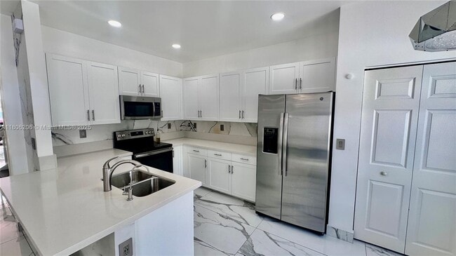 3368 W 108th St in Hialeah, FL - Building Photo - Building Photo