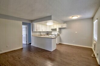 801 S Merrill St in Corona, CA - Building Photo - Building Photo