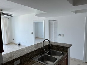 110 Washington Ave, Unit 1710A in Miami Beach, FL - Building Photo - Building Photo