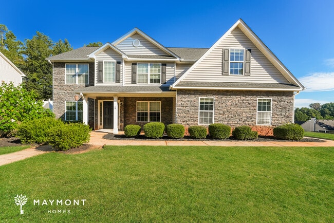49 Windcrest Dr
