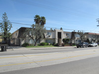 6310 Hazeltine Ave in Van Nuys, CA - Building Photo - Building Photo