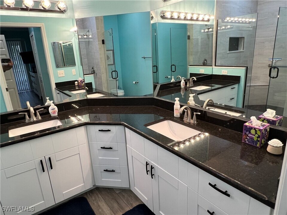 9320 Water Lily Ct in Ft. Myers, FL - Building Photo