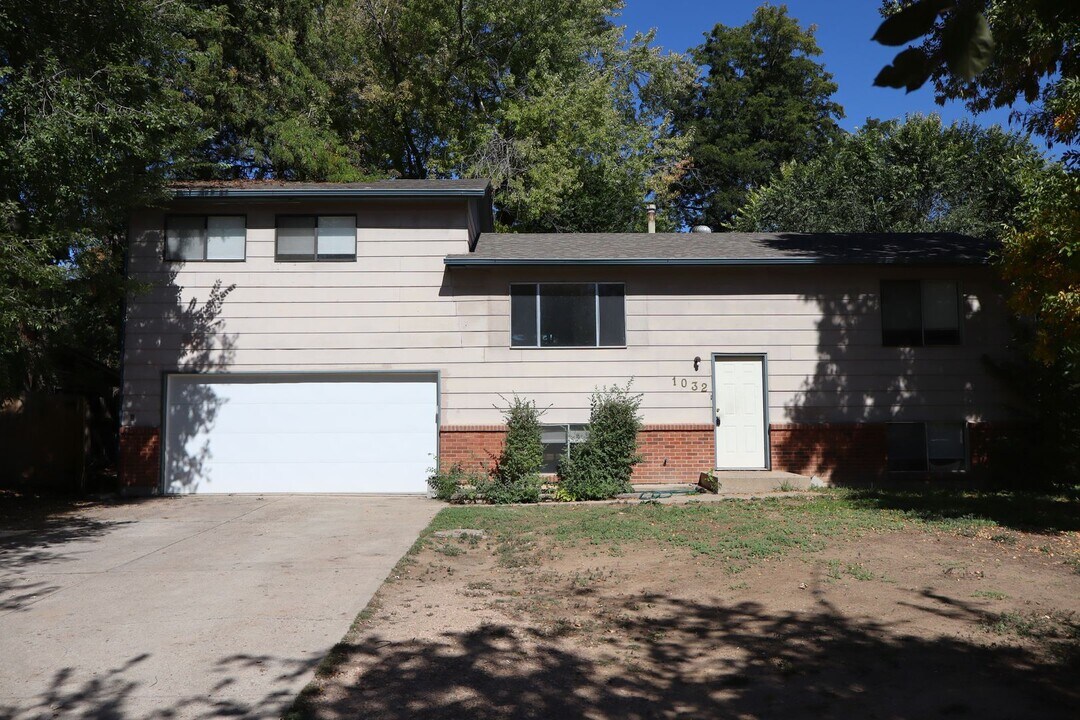 1032 E Prospect Rd in Fort Collins, CO - Building Photo
