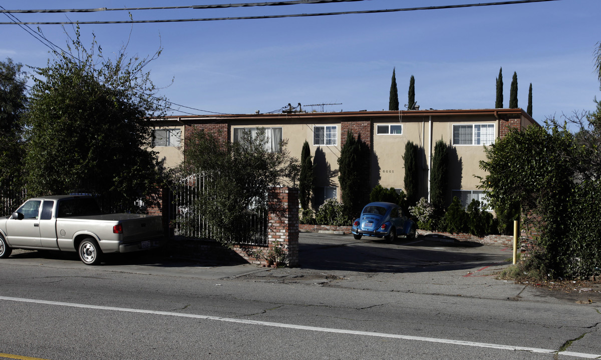 6661 Fulton Ave in Van Nuys, CA - Foto de edificio