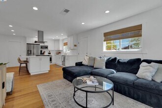 5880 Idlewild Ave in Livermore, CA - Building Photo - Building Photo