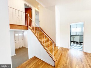 450 Linden Ave in Doylestown, PA - Foto de edificio - Building Photo